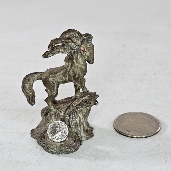 Spoontiques Pewter Unicorn Figurine With Crystal Ball Red Eyes CMR866 - Picture 7 of 8